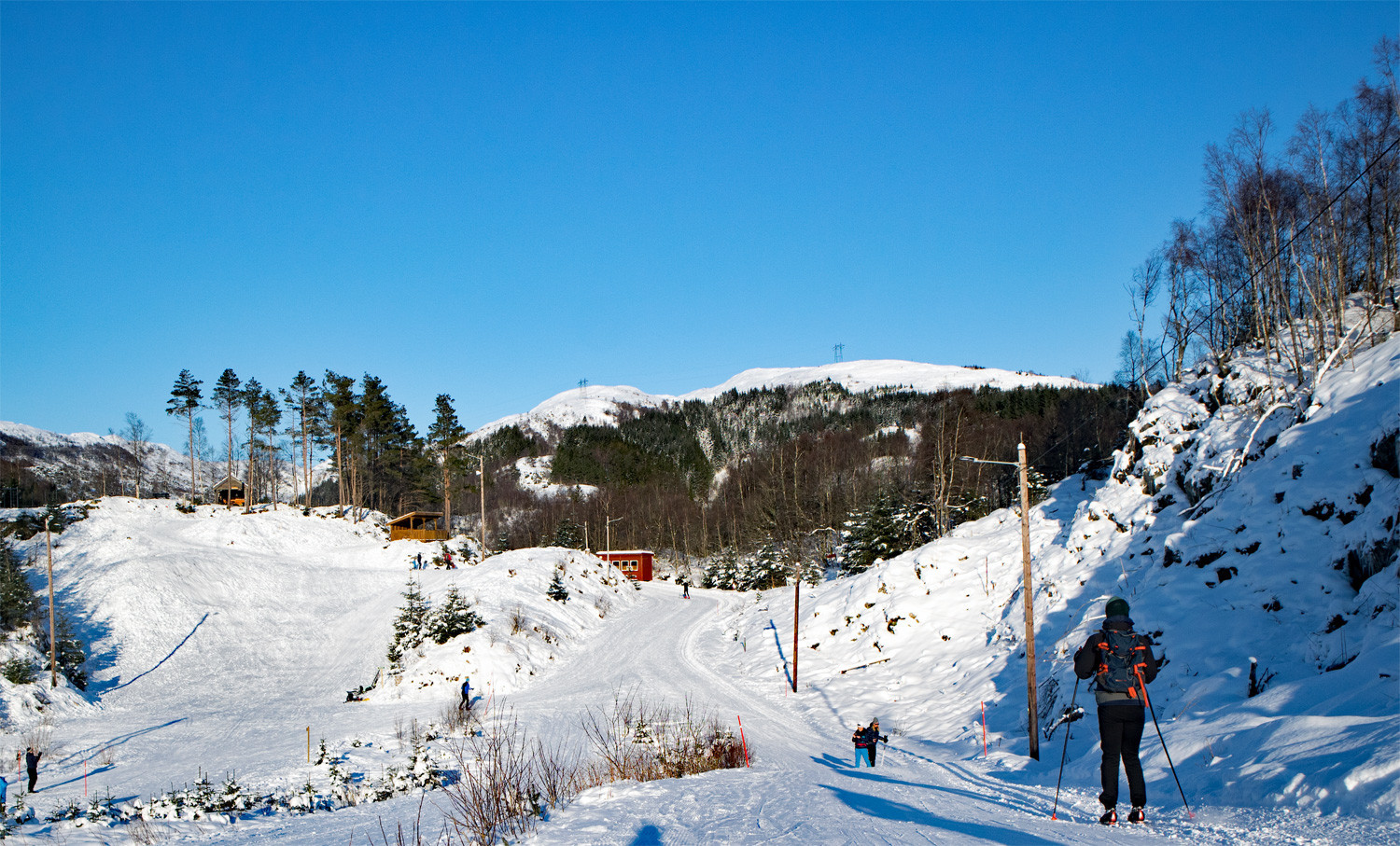 Skitur i opplyst lysløype ved Totland i Bergen